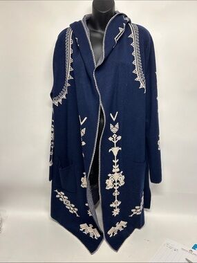Navy and Ivory Knit Cardigan Sweater with hood size large vertigo